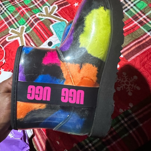 Splattered girl Uggs size 2 - Picture 5 of 7